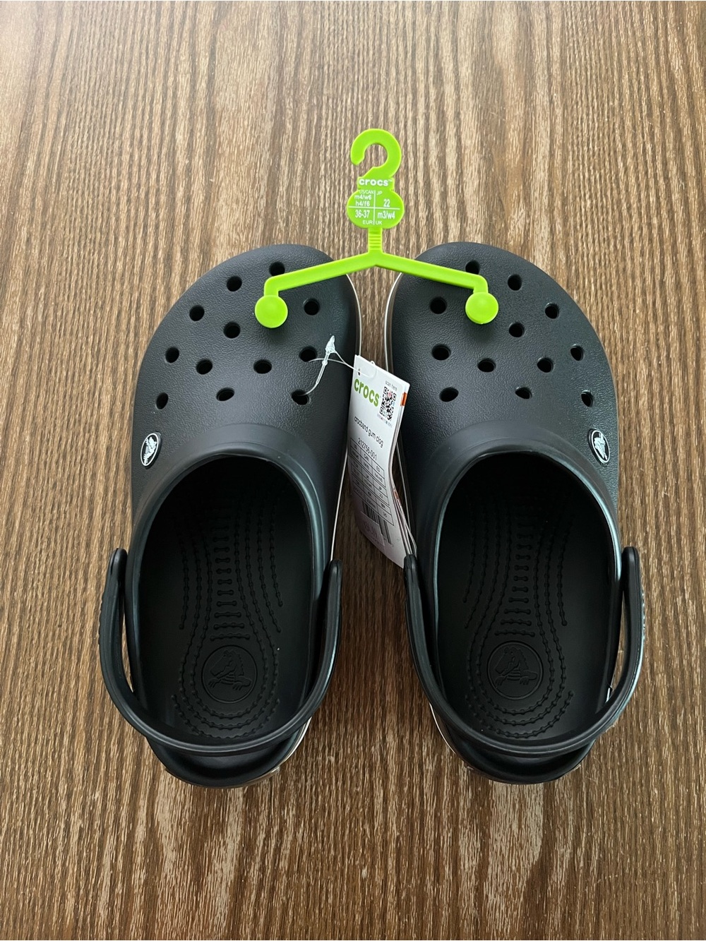 CROCS Women’s Classic Clog in Black/Brown size 6